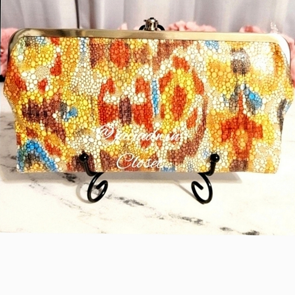 HOBO The Original Rare Artsy Leather 'Lauren' Wallet/Clutch
